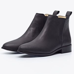 Nisolo Chelsea Black Leather Boot / Bootie